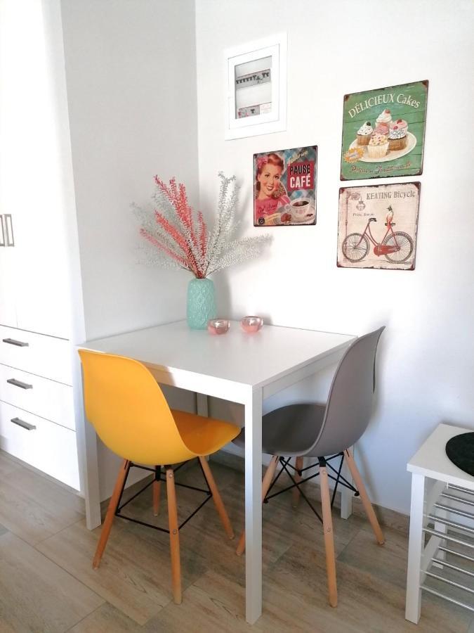 Myrsini'S Apartment Néa Péramos Kültér fotó
