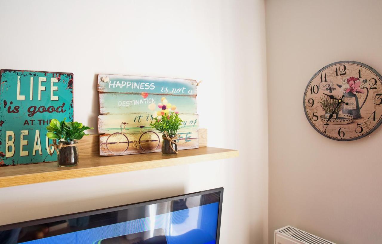 Myrsini'S Apartment Néa Péramos Kültér fotó